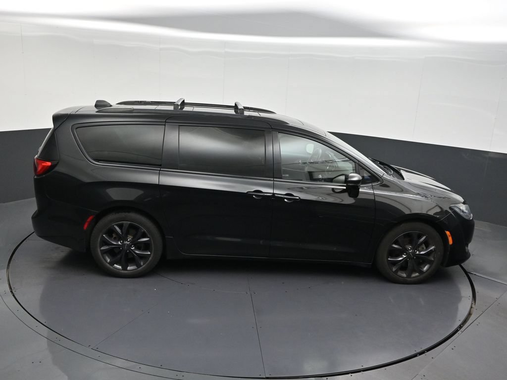 Used 2019 Chrysler Pacifica Limited w/ Advanced Safetytec Group FWD image 21