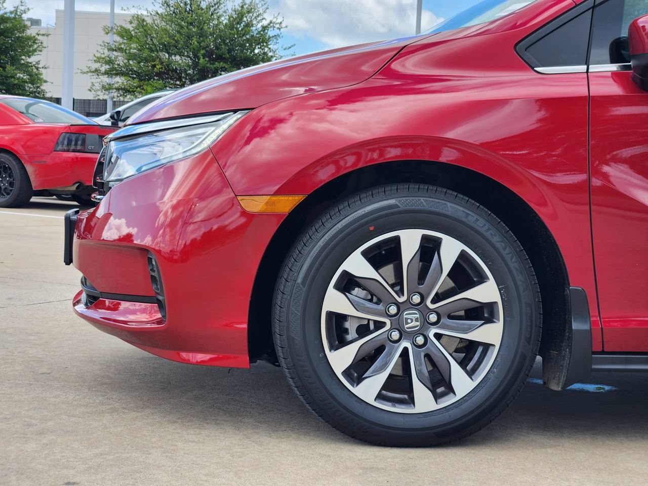 Certified 2024 Honda Odyssey EX-L image 8