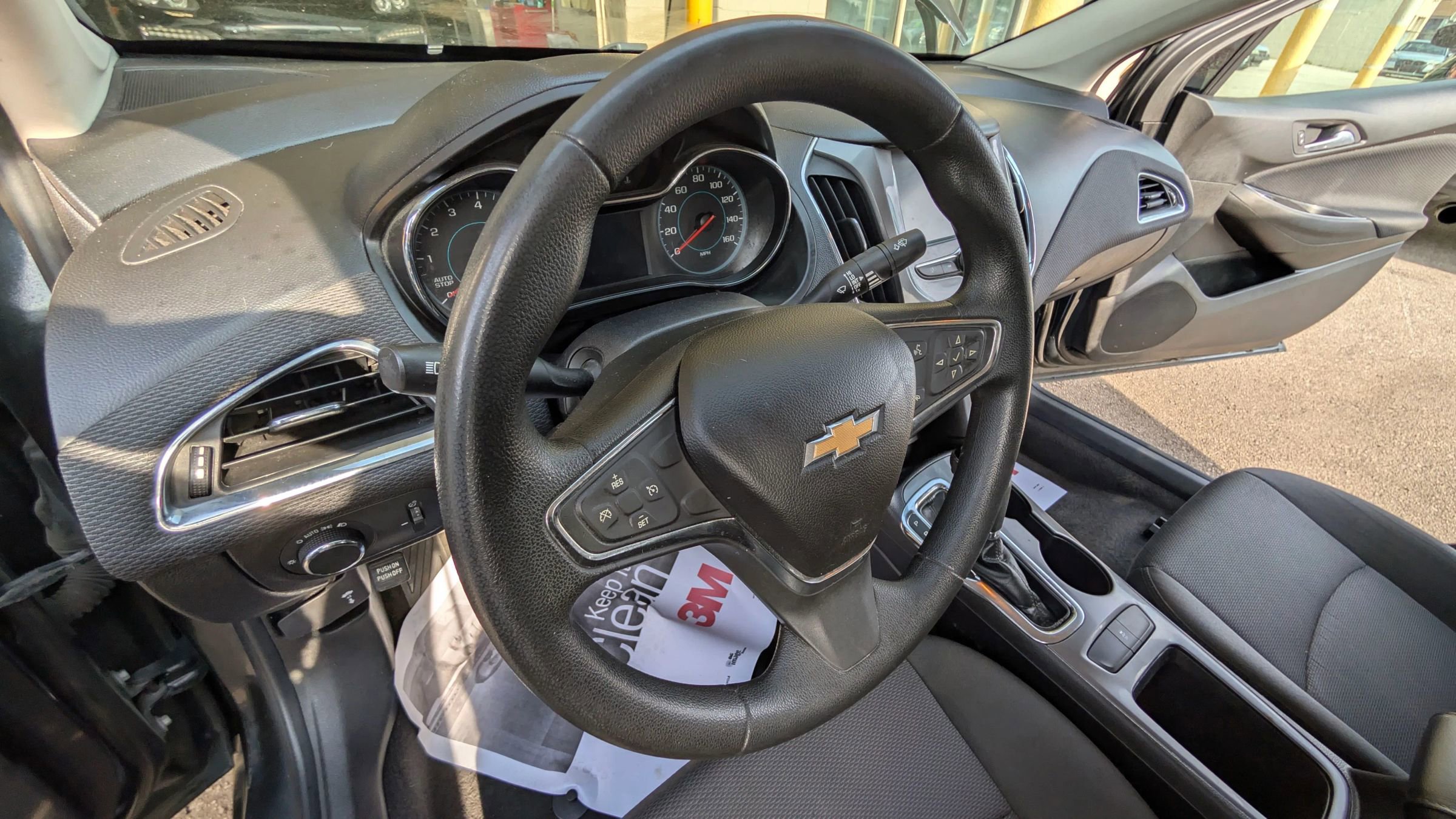 Used 2018 Chevrolet Cruze LT FWD image 10