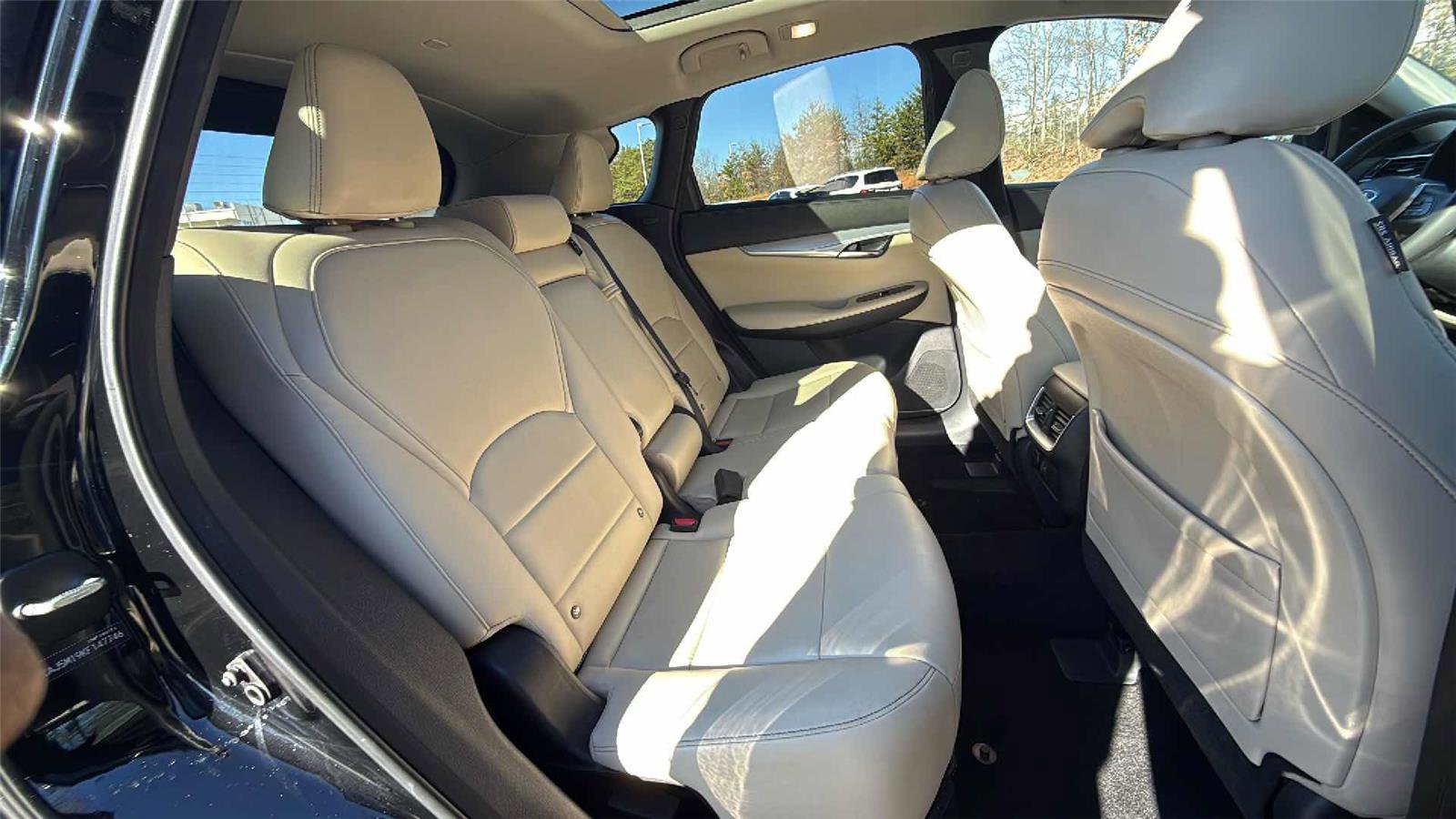 Used 2019 INFINITI QX50 Luxe w/ Navigation Package image 26