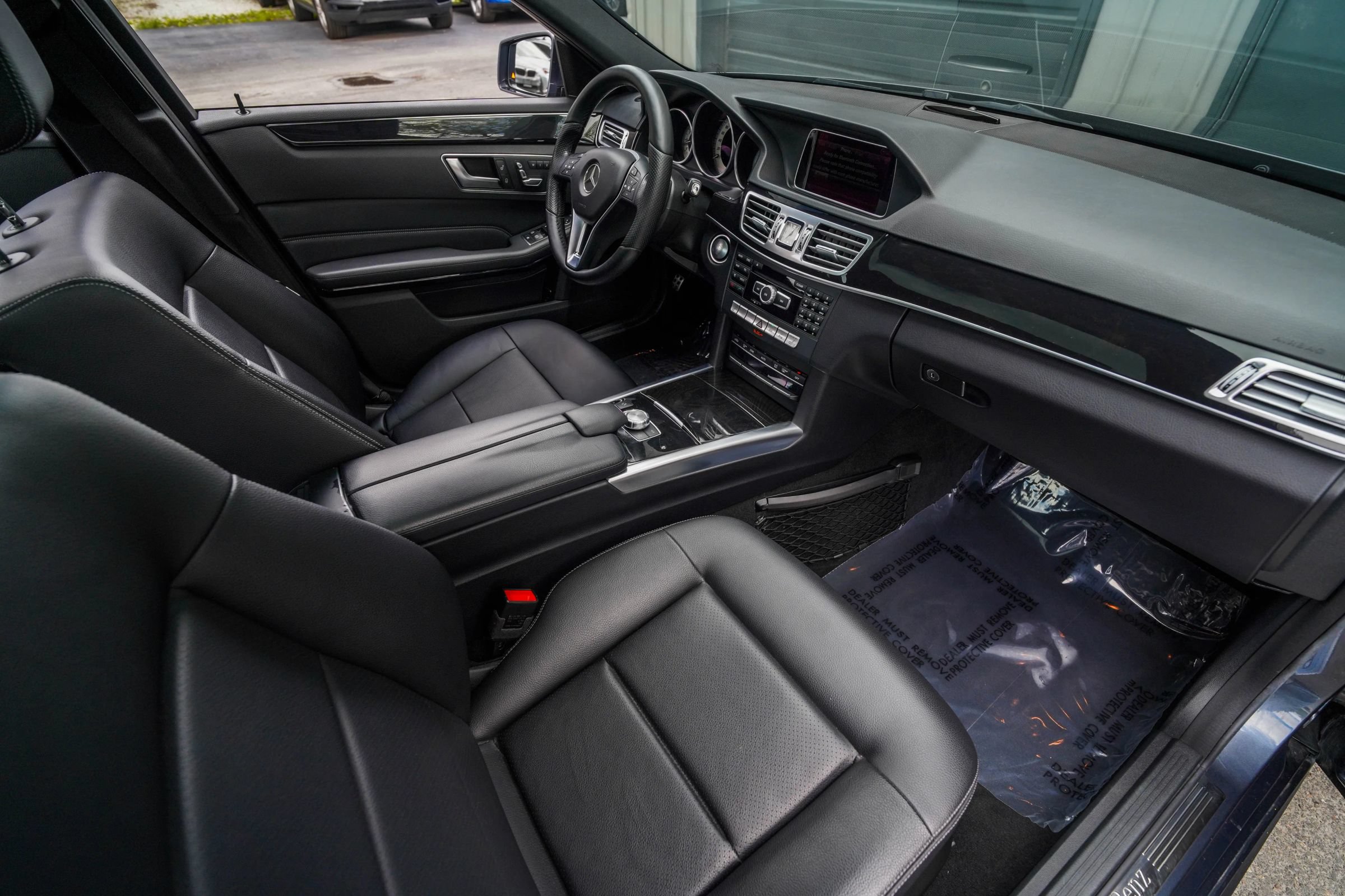 Used 2015 Mercedes-Benz E 250 BlueTEC 4MATIC Sedan image 25