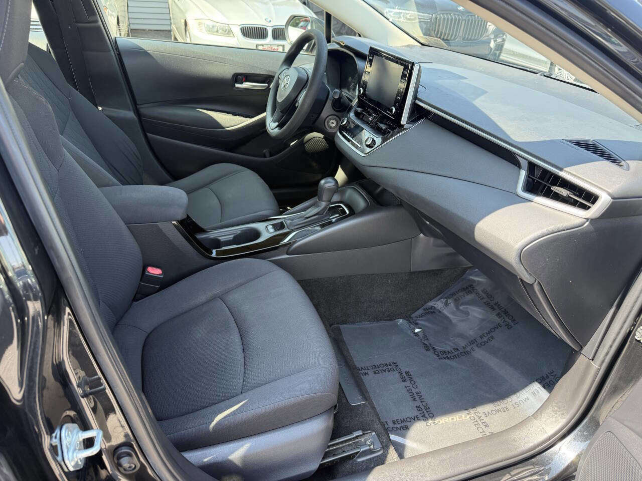 Used 2021 Toyota Corolla LE w/ Carpet Mat Package (TMS) FWD image 9