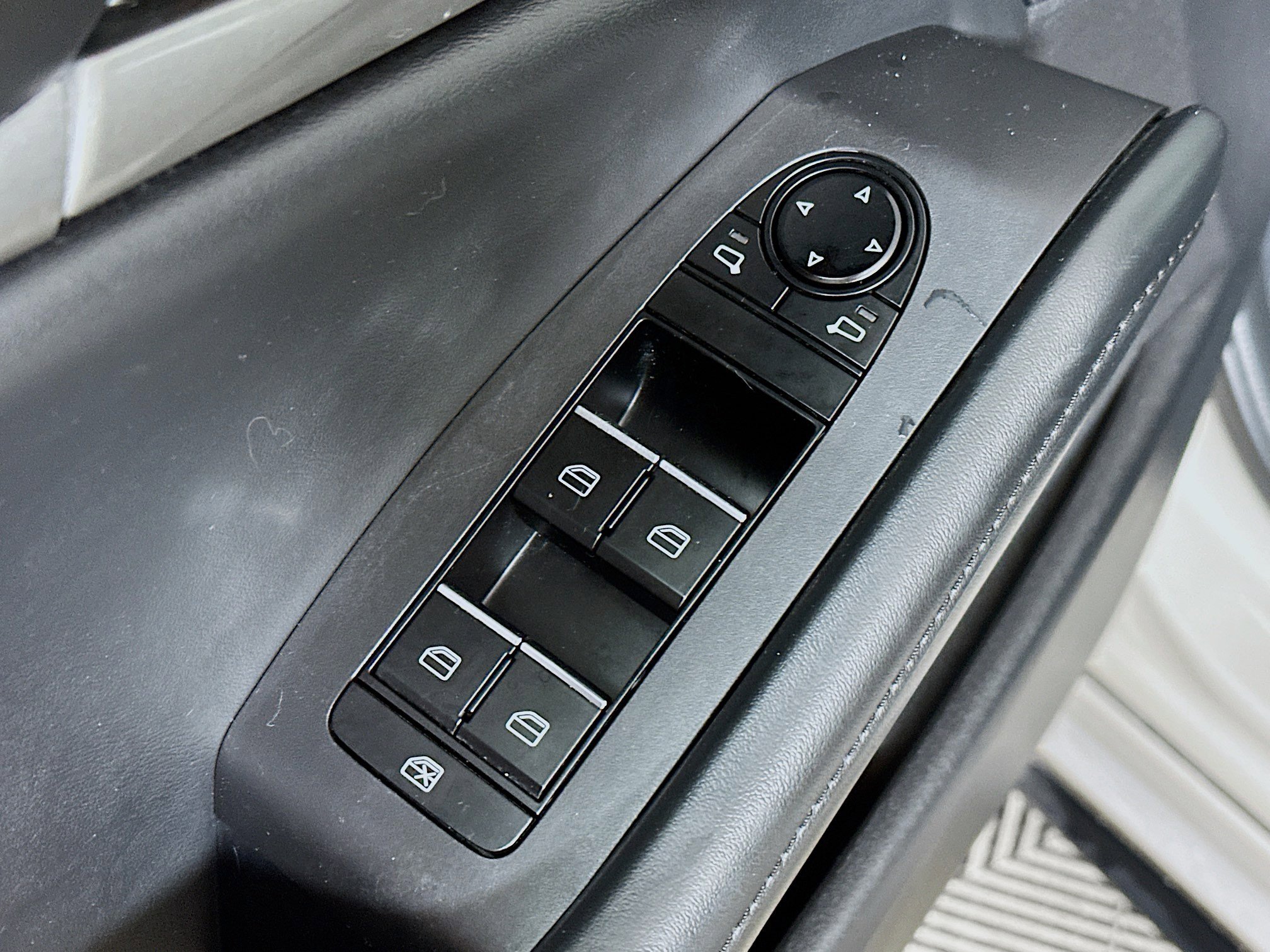 Used 2023 MAZDA MAZDA3 s FWD image 17