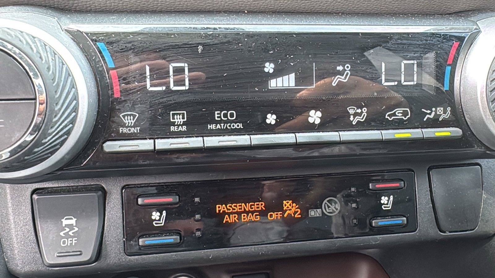 Used 2021 Toyota RAV4 Limited FWD image 18