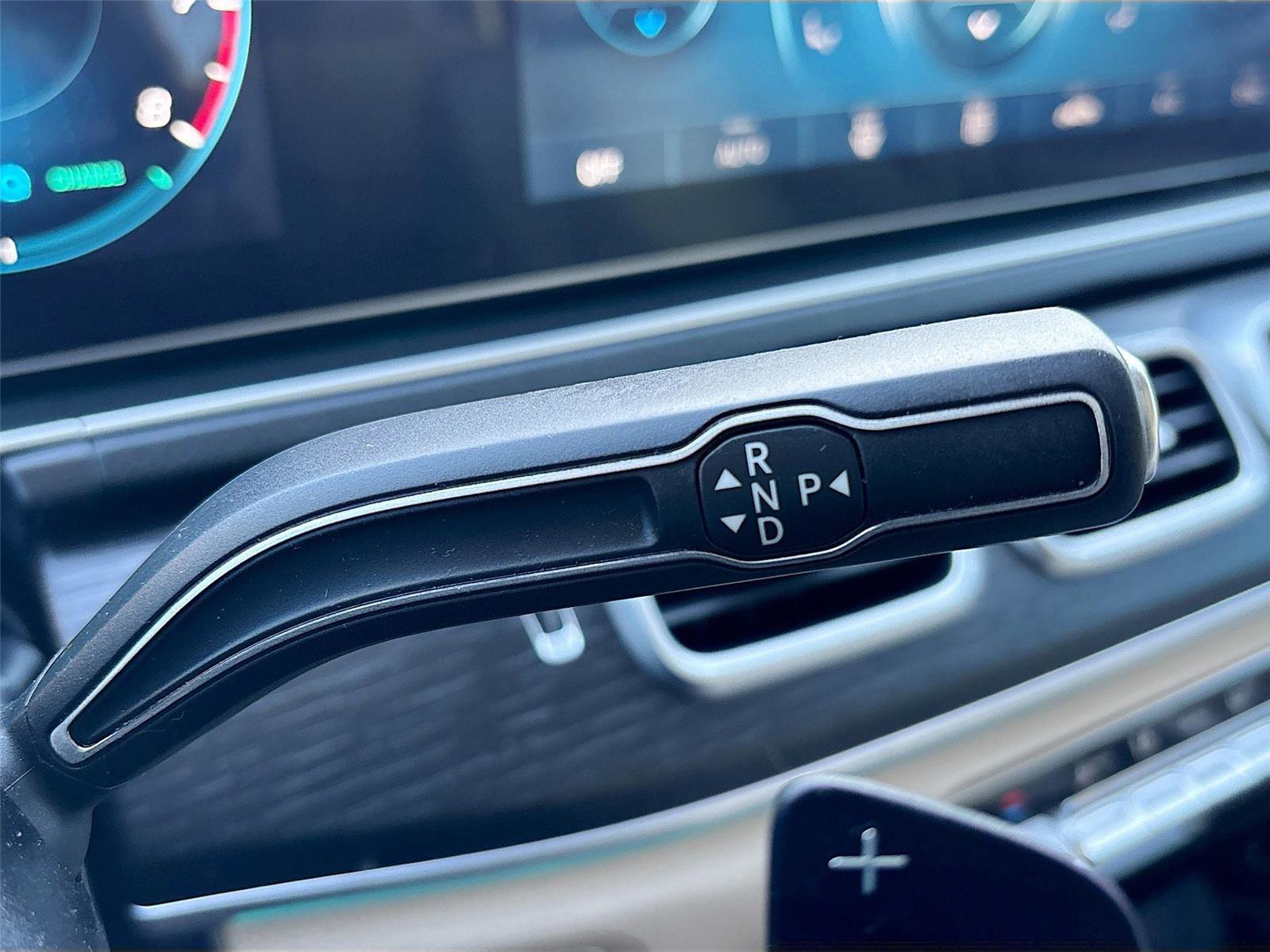 Used 2023 Mercedes-Benz GLS 450 4MATIC image 18