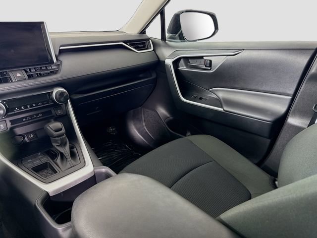 Certified 2025 Toyota RAV4 LE image 21