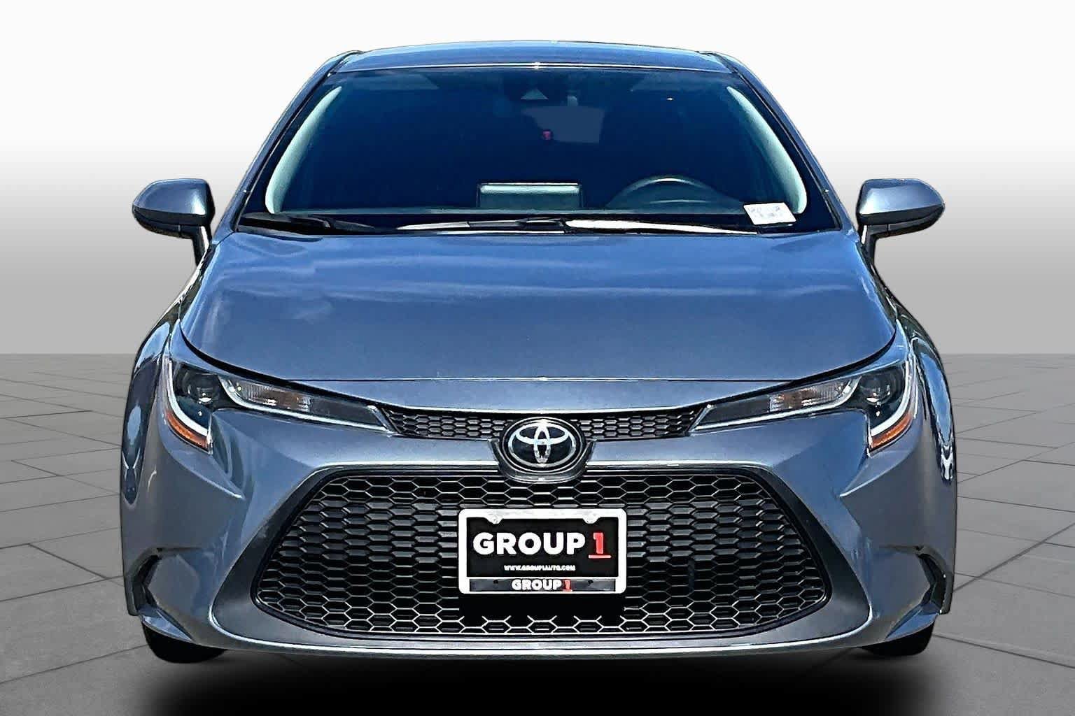 Used 2022 Toyota Corolla LE FWD image 3