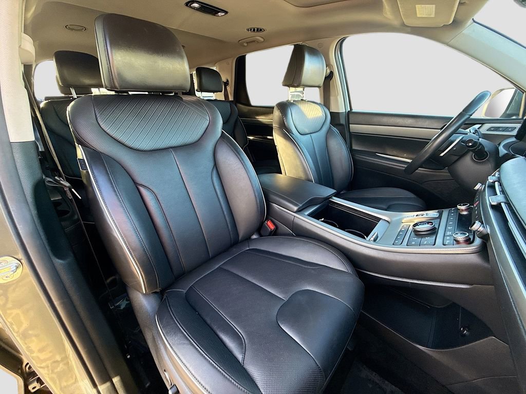 Used 2024 Hyundai Palisade SEL w/ Premium Package image 16
