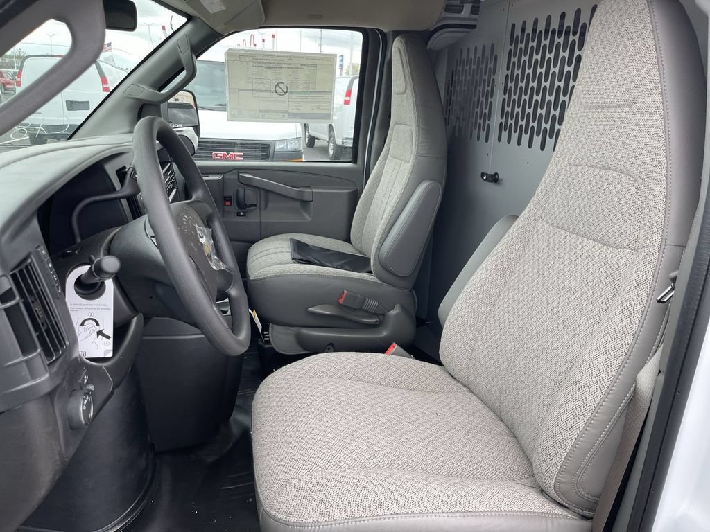 New 2026 Chevrolet Express 2500 Extended w/ Driver Convenience Package RWD image 7