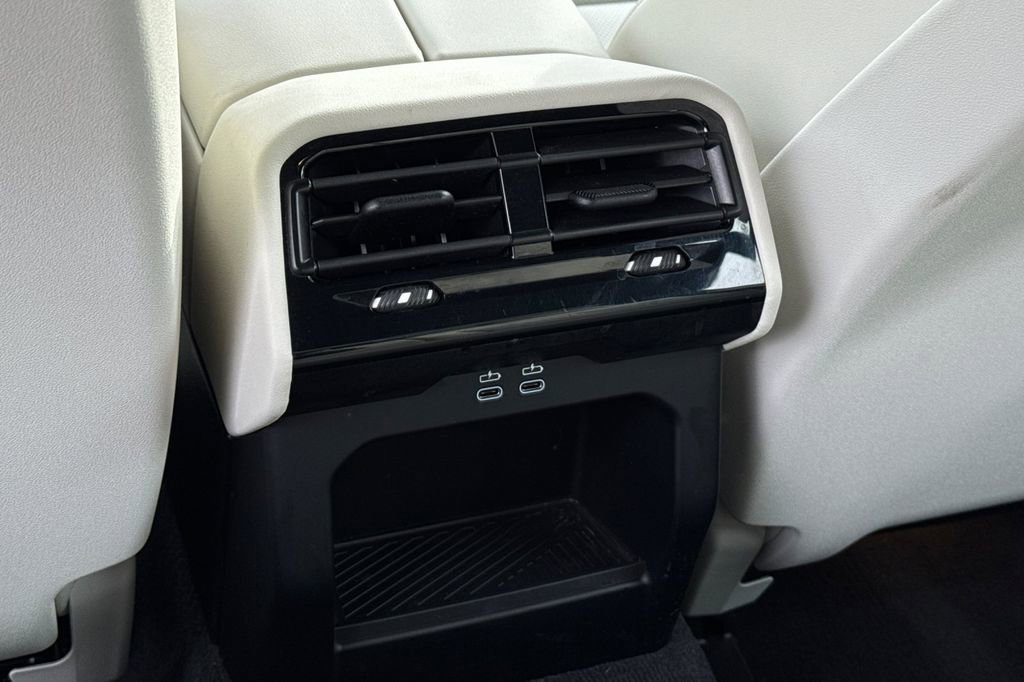 Used 2024 BMW i5 eDrive40i w/ M Sport Package image 13