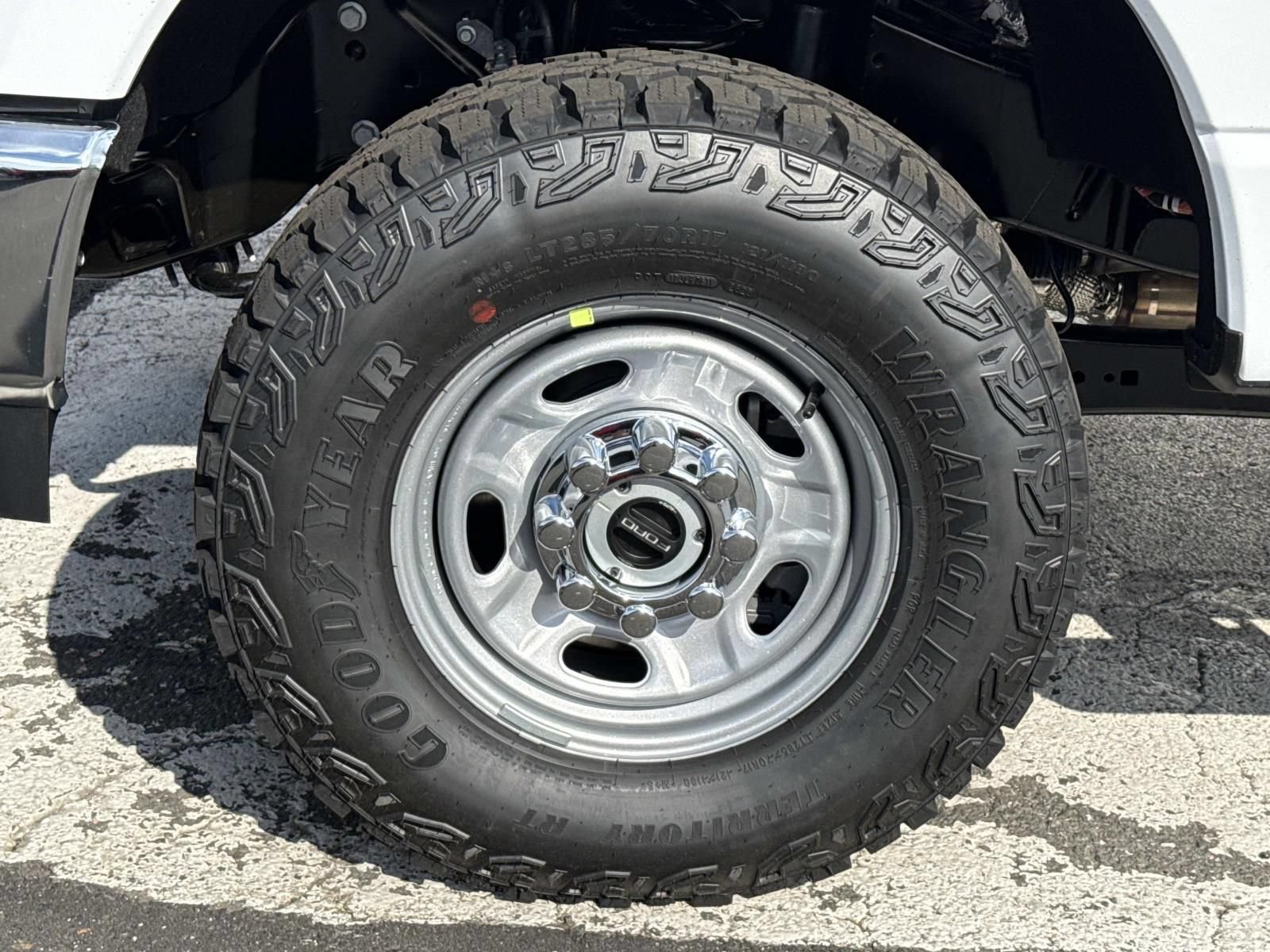New 2026 Ford F250 XL w/ XL Off-Road Package AWD/4WD image 9