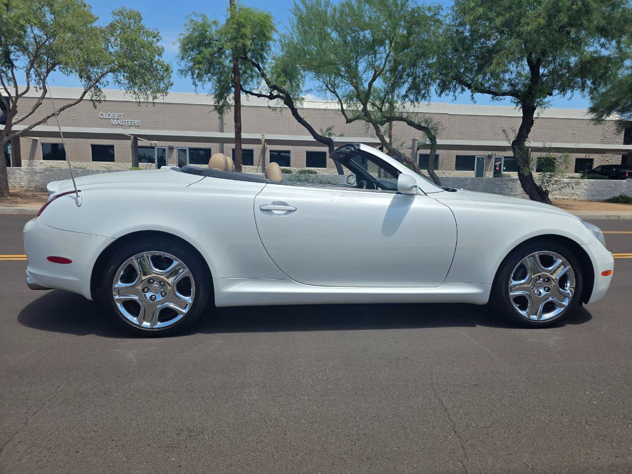 Used 2008 Lexus SC 430 Convertible RWD image 32