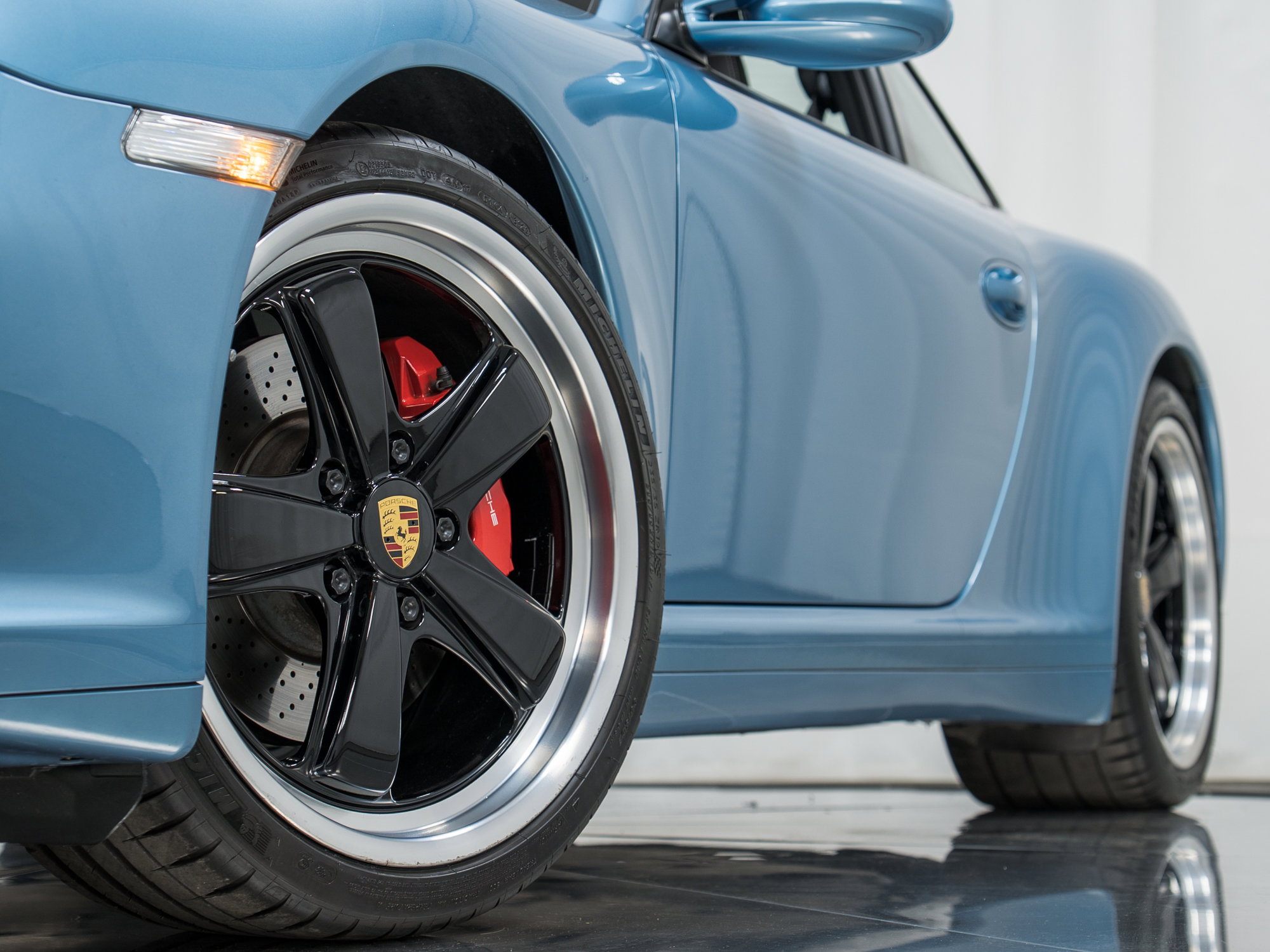 Used 2010 Porsche 911 Carrera 4S image 32