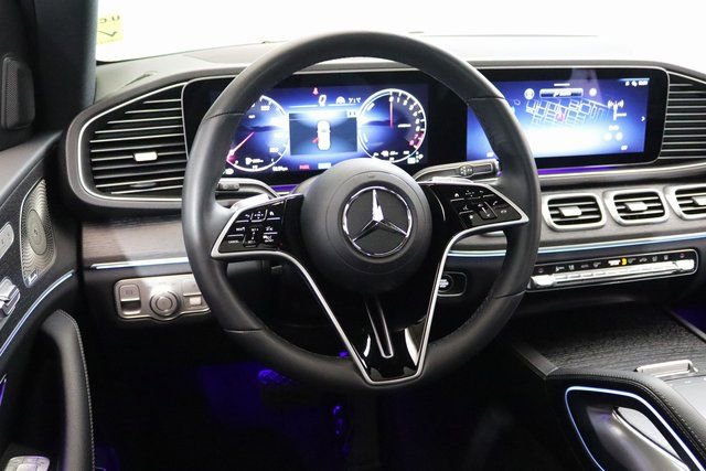 Used 2025 Mercedes-Benz GLE 450e 4MATIC w/ Driver Assistance Package image 19