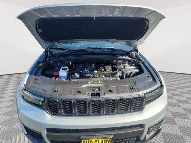 New 2025 Jeep Grand Cherokee L Altitude AWD/4WD image 15