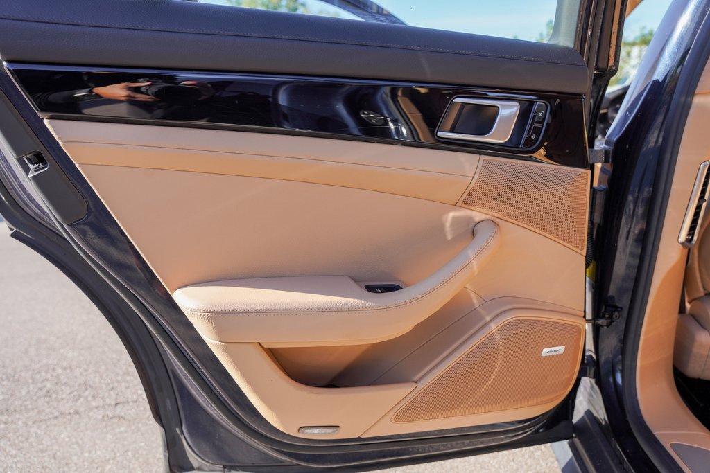 Used 2018 Porsche Panamera 4 image 26