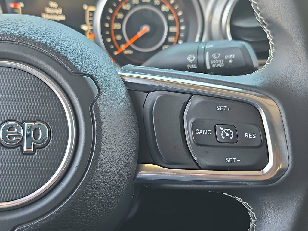 Used 2018 Jeep Wrangler Unlimited Sahara AWD/4WD image 20