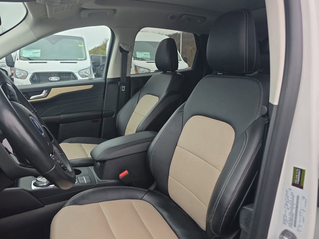 Certified 2022 Ford Escape Titanium w/ Titanium Elite Package image 33