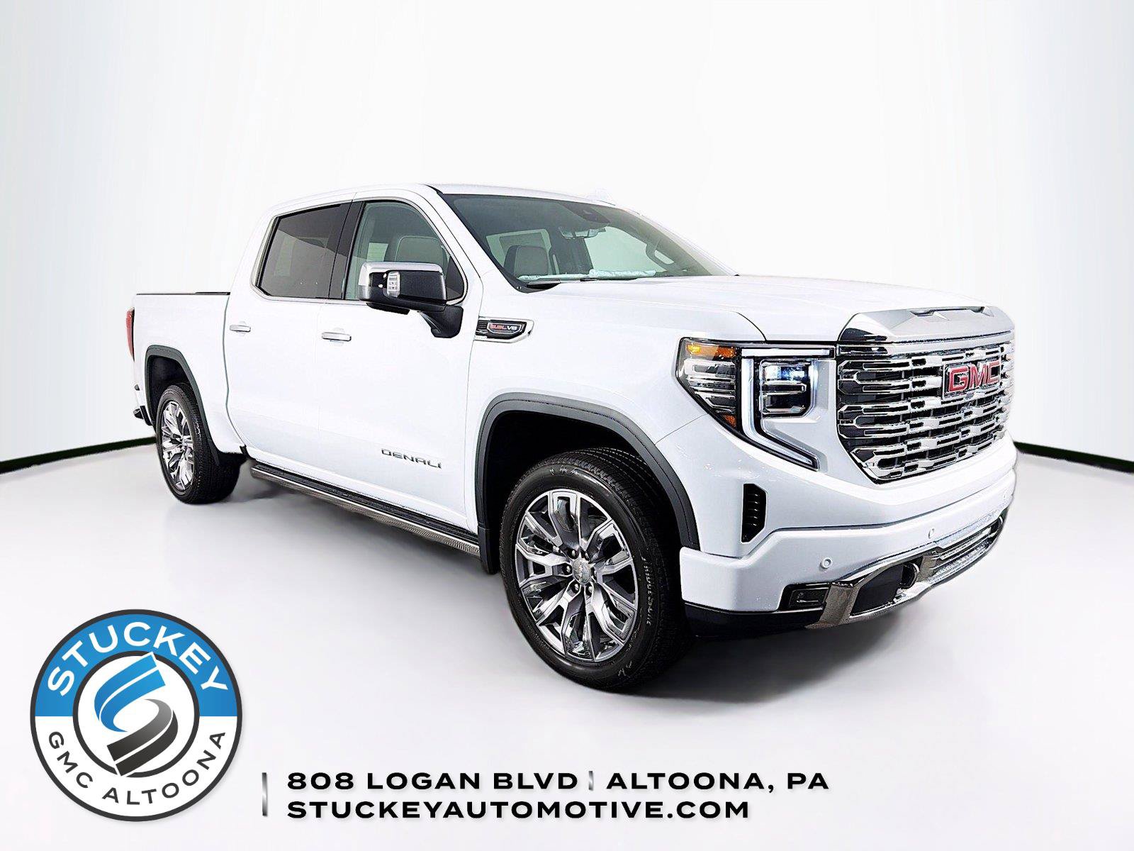 Used 2026 GMC Sierra 1500 Denali w/ Denali Reserve Package AWD/4WD image 1