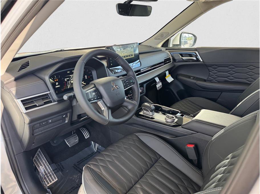 New 2026 Mitsubishi Outlander SEL FWD image 9