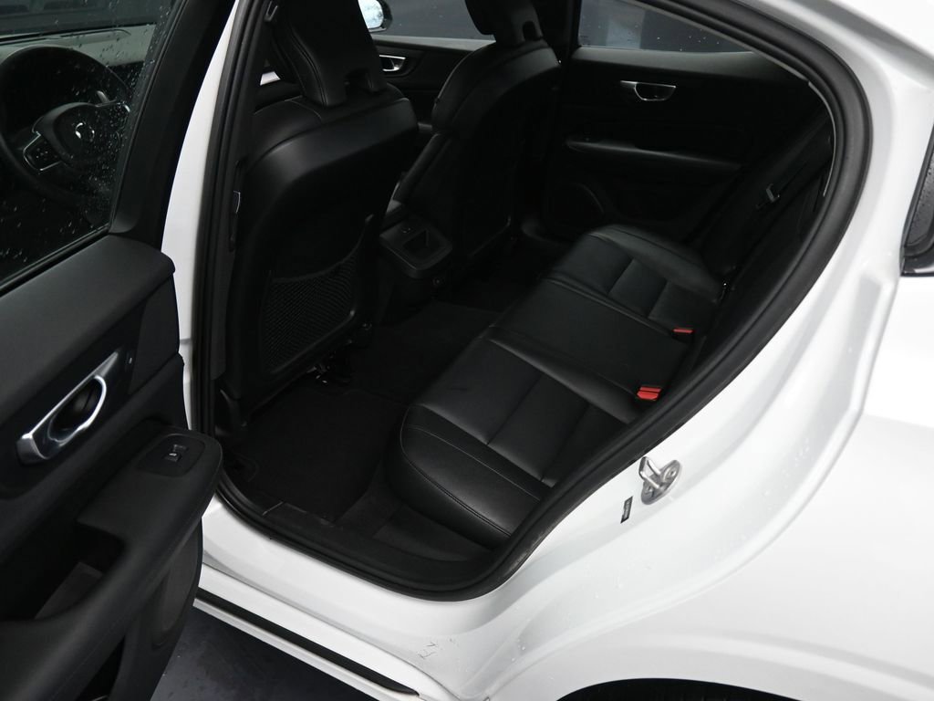 Used 2024 Volvo S60 B5 Core image 17