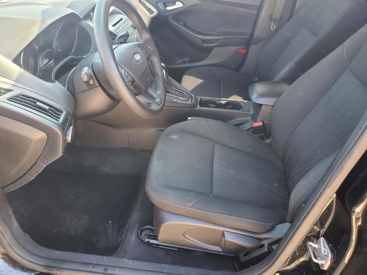 Used 2015 Ford Focus SE image 14