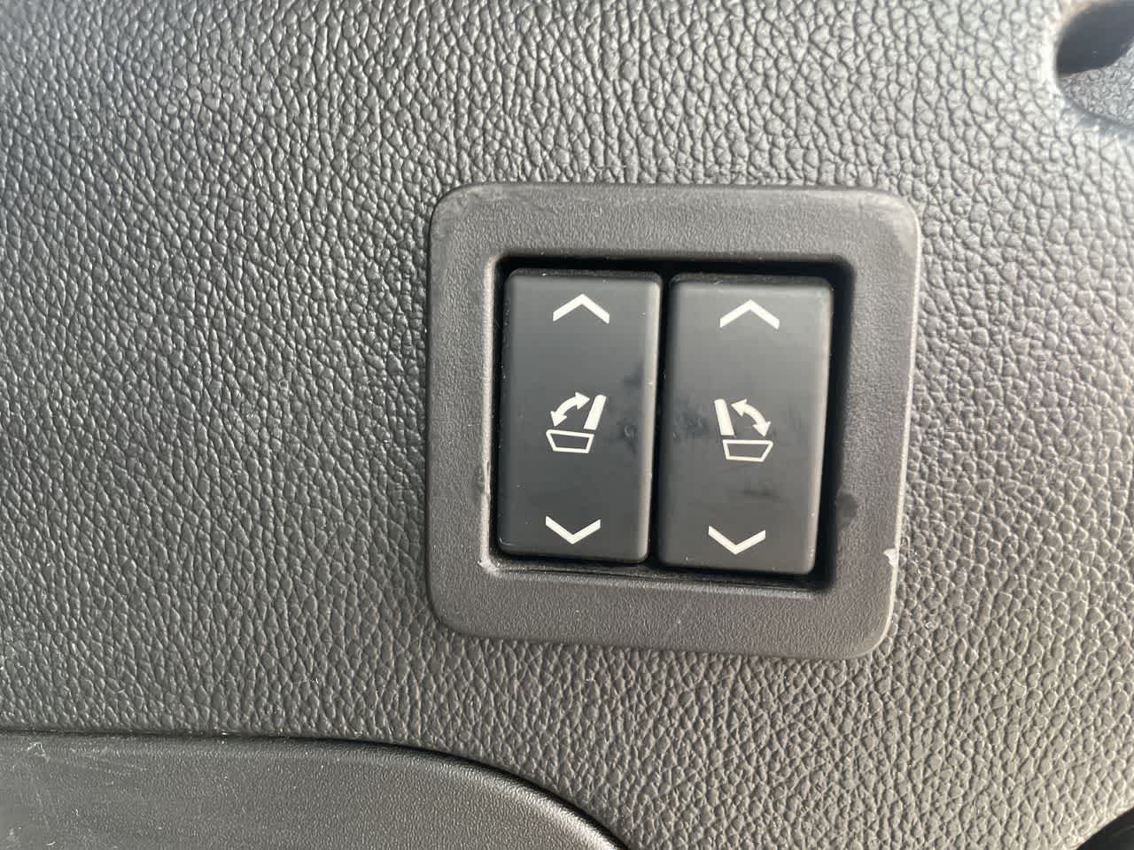 Used 2018 Cadillac Escalade ESV 4WD image 18