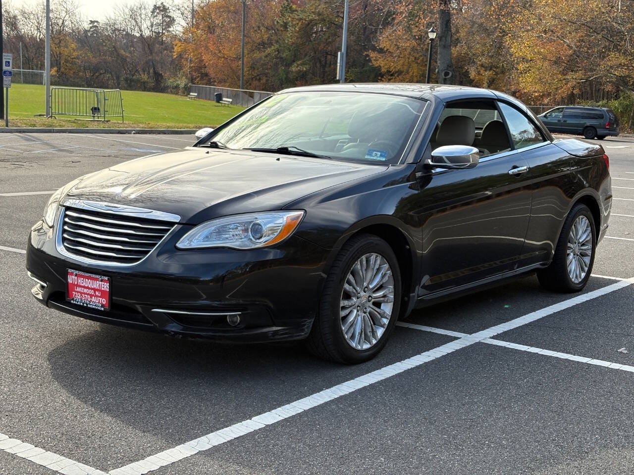 Used 2012 Chrysler 200 Limited FWD image 1