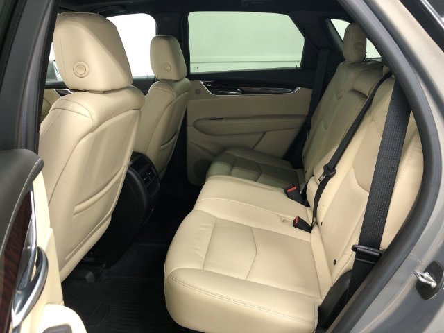 Used 2017 Cadillac XT5 Luxury w/ Driver Awareness Package AWD/4WD image 28