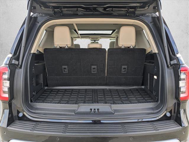 Used 2022 Ford Expedition Limited image 6