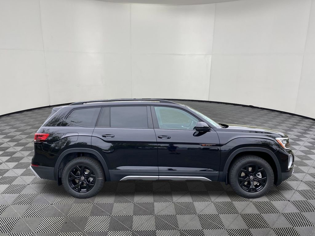 New 2026 Volkswagen Atlas Peak Edition AWD/4WD image 2