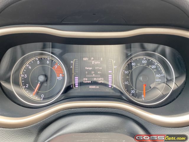 Used 2017 Jeep Cherokee Latitude w/ Cold Weather Group AWD/4WD image 18
