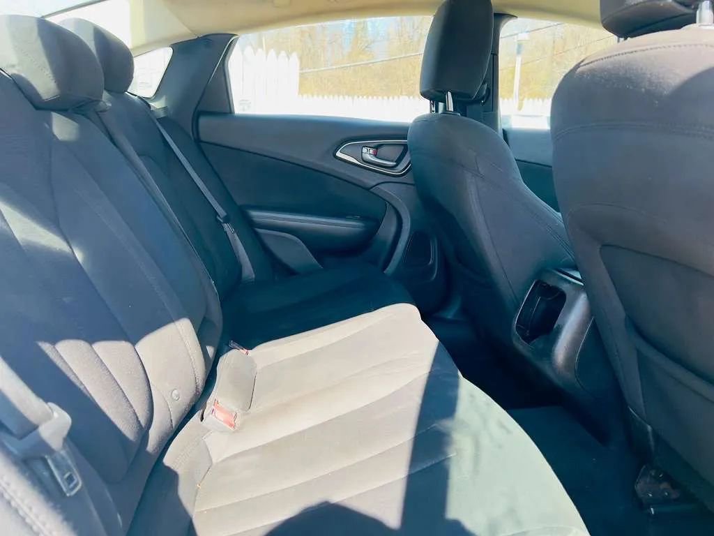 Used 2015 Chrysler 200 Limited w/ Convenience Group FWD image 12