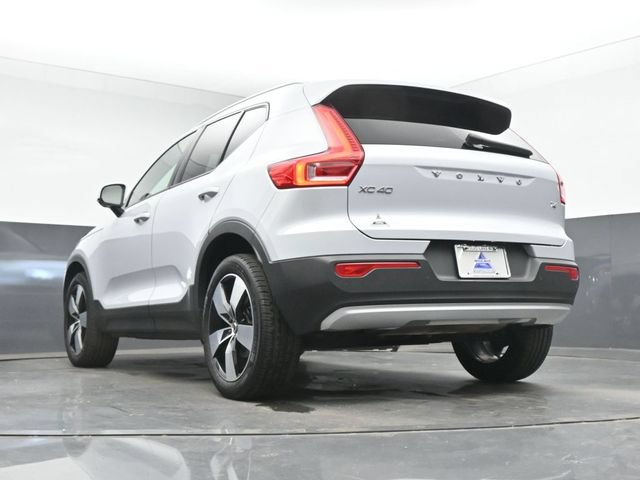 Used 2022 Volvo XC40 T4 Momentum FWD image 40