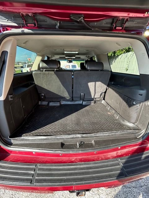 Used 2010 Chevrolet Suburban LT AWD/4WD image 9