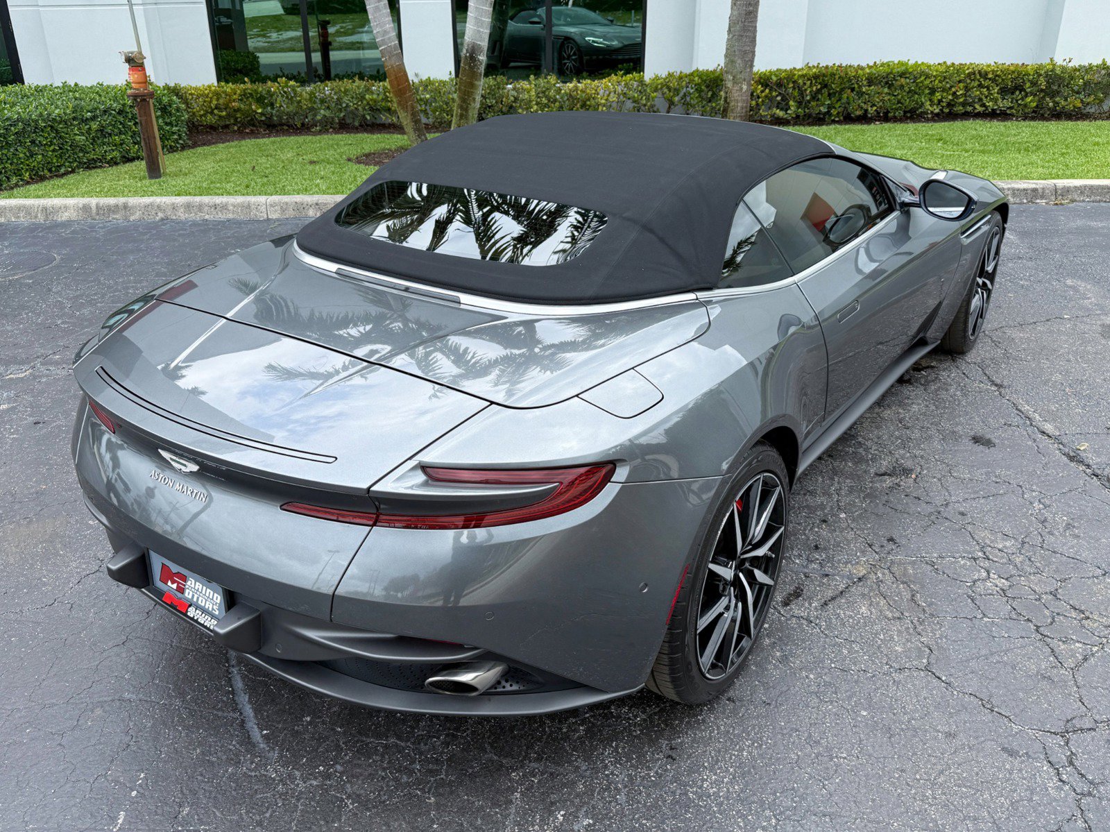 Used 2020 Aston Martin DB11 Volante RWD image 26