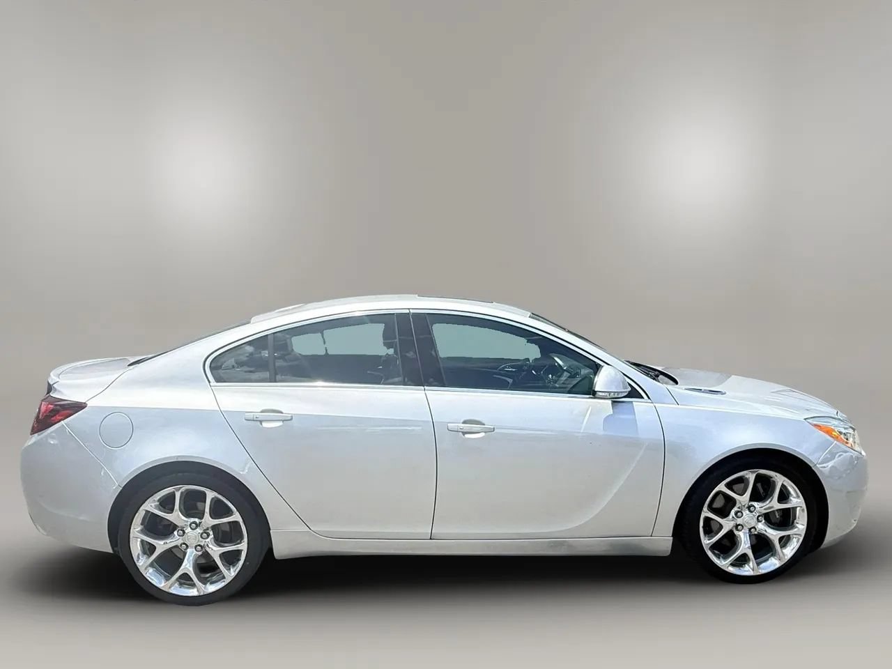 Used 2017 Buick Regal GS w/ Driver Confidence Package #2 FWD image 4