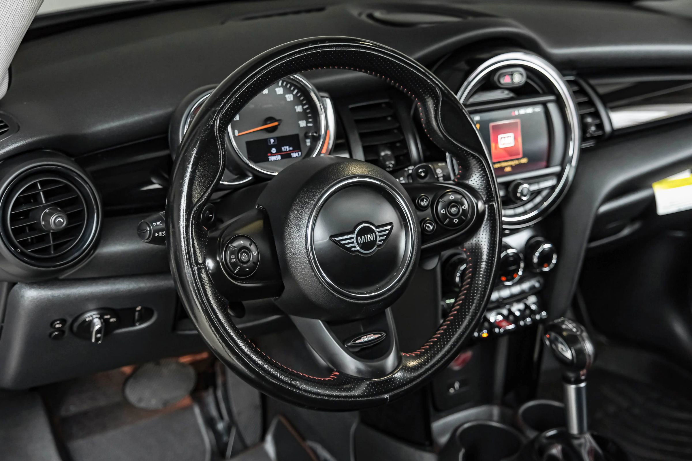 Used 2019 MINI Cooper S w/ Premium Package image 14