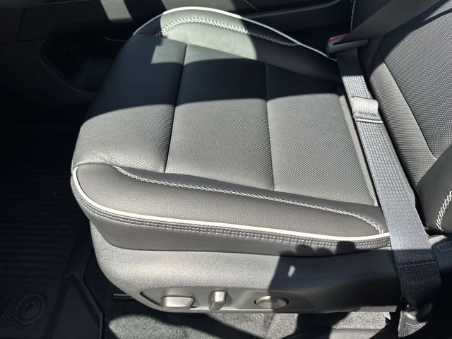 New 2026 GMC Acadia Denali w/ Super Cruise Package FWD image 12