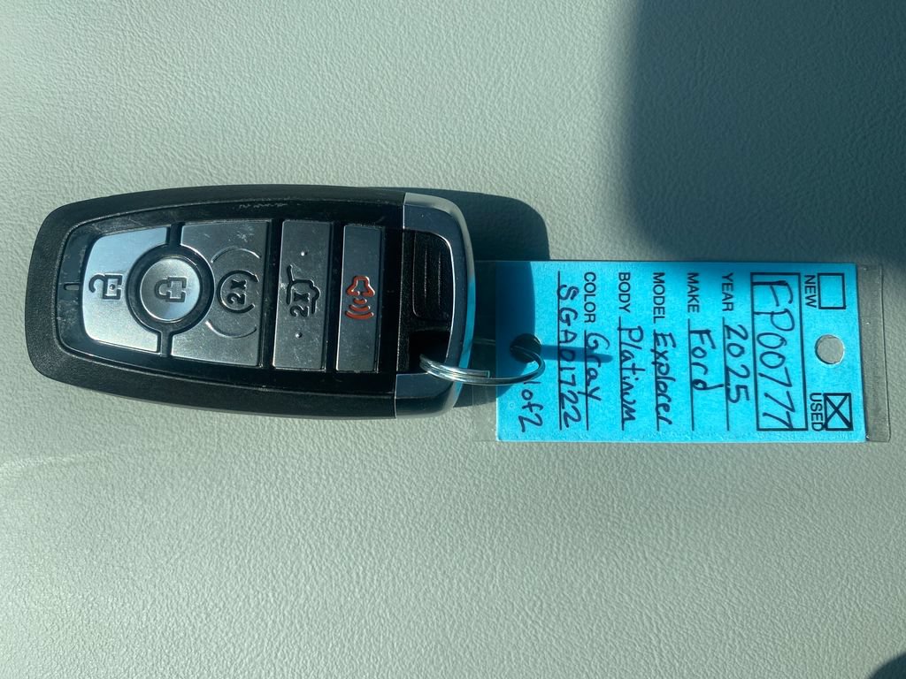 Used 2025 Ford Explorer Platinum w/ Ultimate Package AWD/4WD image 18