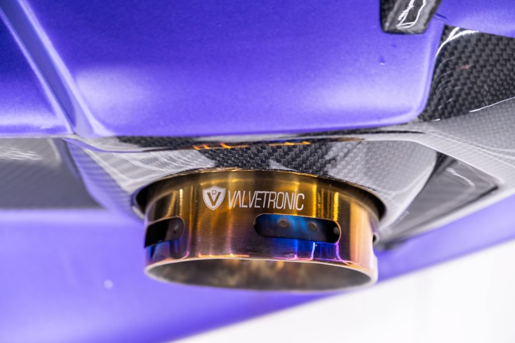 Used 2021 Lamborghini Huracan EVO RWD image 28