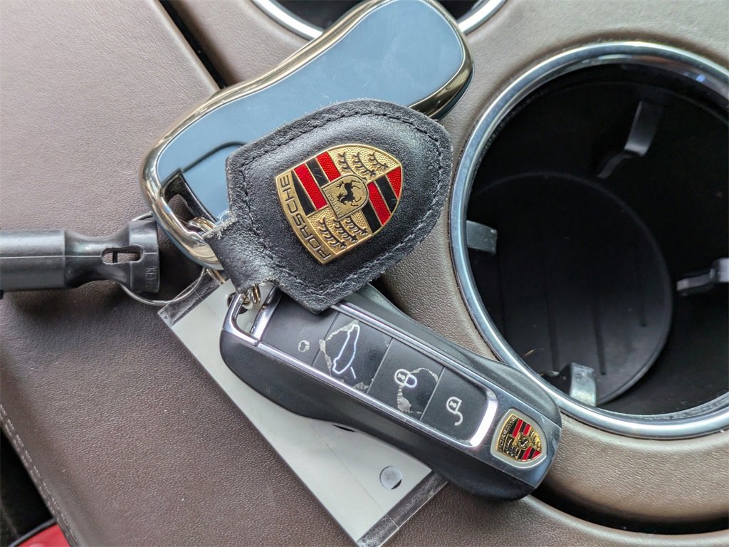 Used 2018 Porsche Panamera 4 image 38