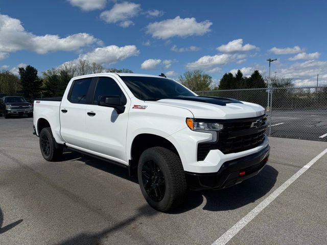 Used 2026 Chevrolet Silverado 1500 LT Trail Boss w/ Convenience Package II AWD/4WD image 2