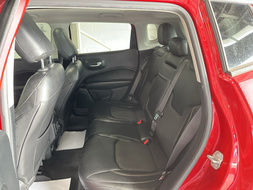 Used 2018 Jeep Compass Latitude w/ Popular Equipment Group FWD image 14