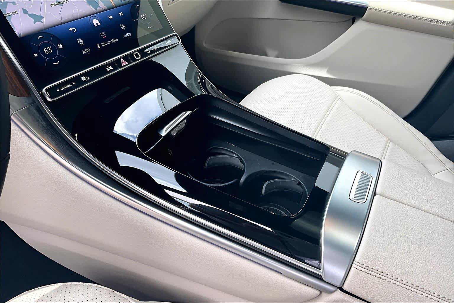 Used 2025 Mercedes-Benz GLC 300 image 19