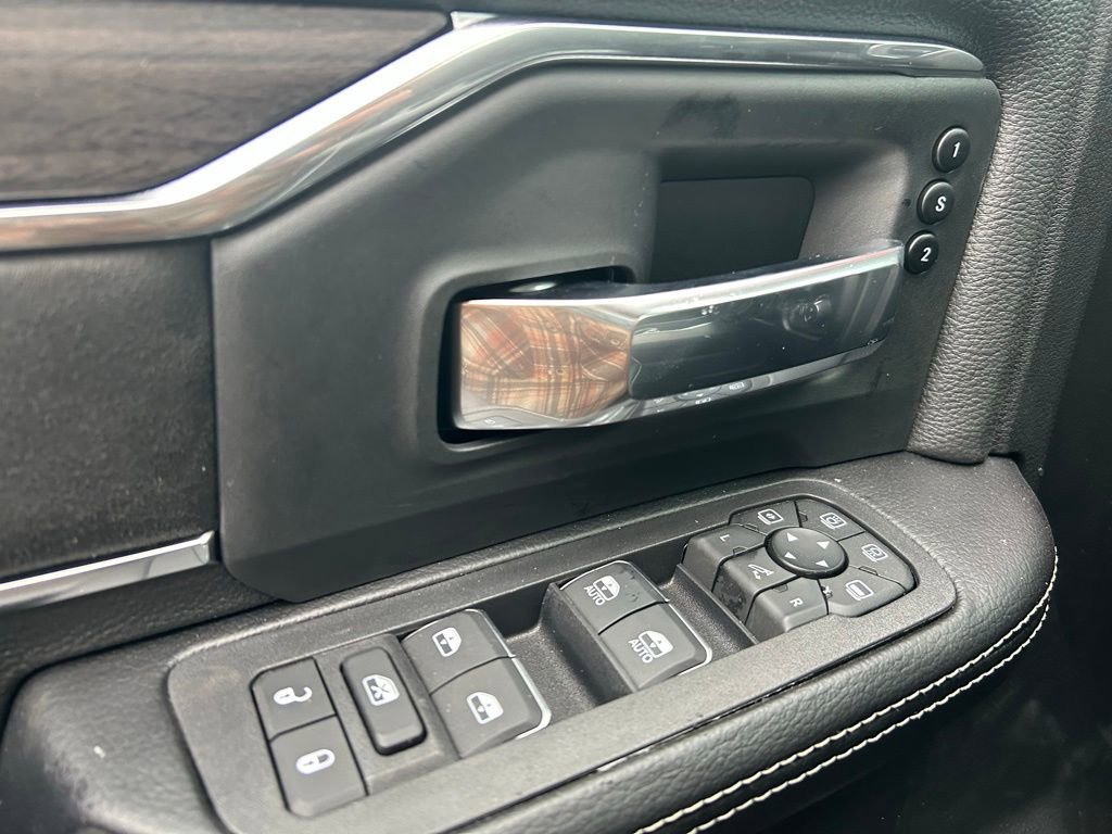 New 2026 RAM 3500 Laramie AWD/4WD image 11