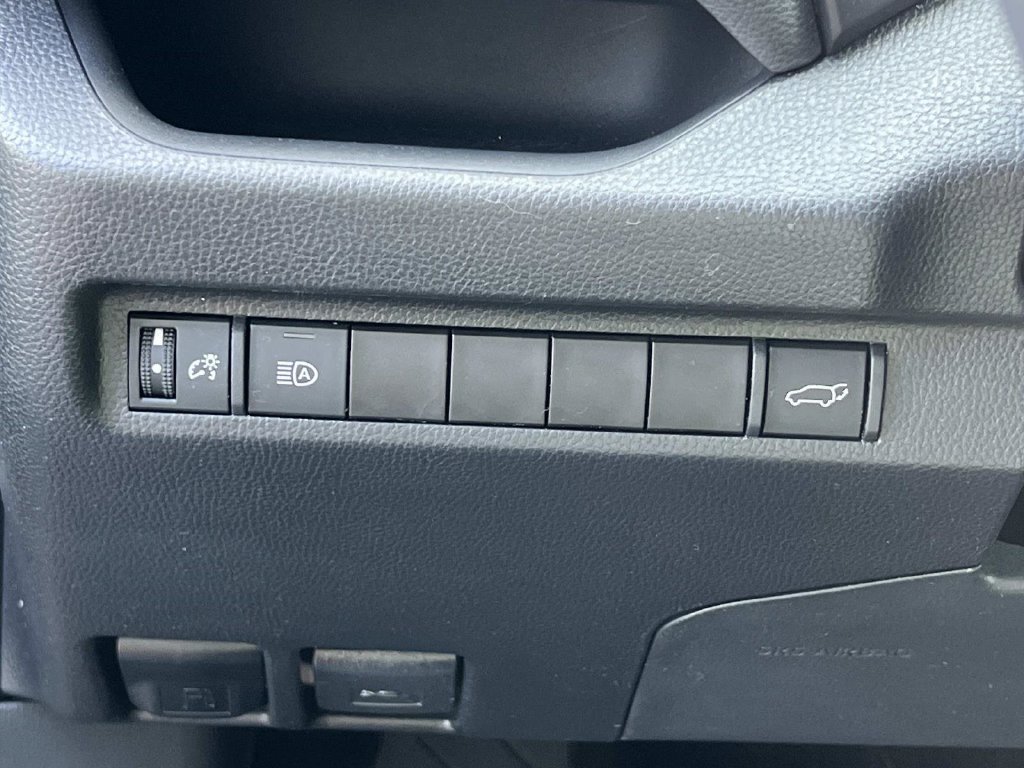 Used 2023 Toyota RAV4 XLE w/ Convenience Package FWD image 27