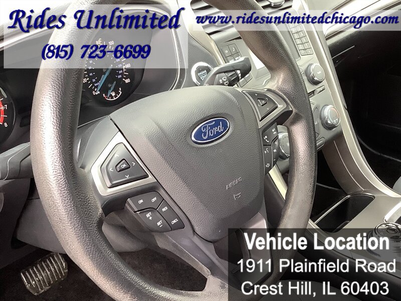 Used 2018 Ford Fusion SE FWD image 22