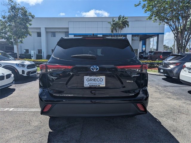 Used 2023 Toyota Highlander XLE image 16