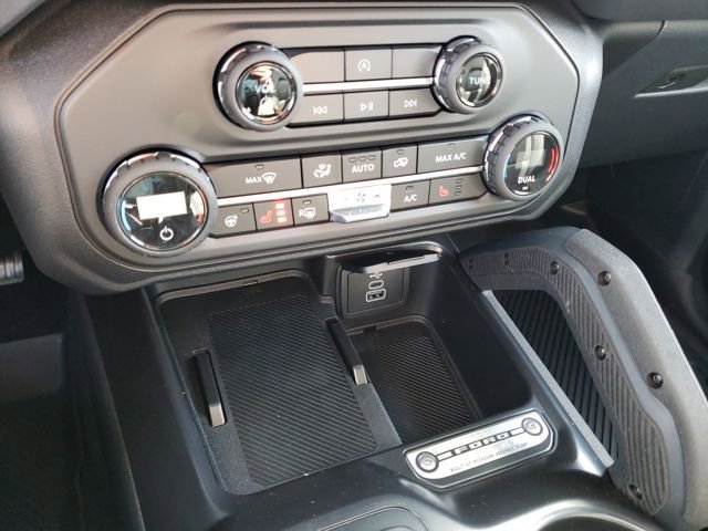 New 2026 Ford Bronco Outer Banks w/ Sasquatch Package image 24